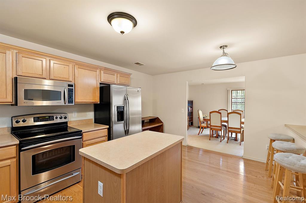 39634 Rockcrest Lane, Northville, MI 48168 — Photo 11