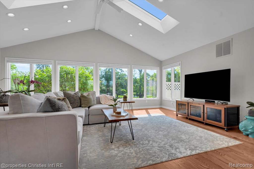 6225 Golfview Drive, Bloomfield Hills, MI 48301 — Photo 10