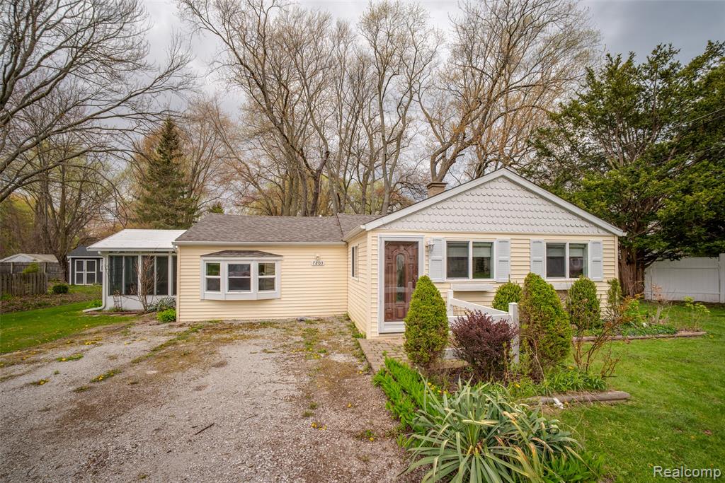 7203 Aspen Road, Lexington, MI 48450 — Photo 2