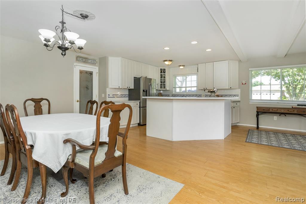 6805 Emerald Shores Drive, Troy, MI 48085 — Photo 8