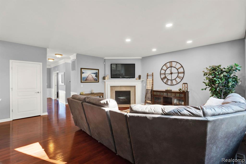 57757 Village Drive, New Hudson, MI 48165 — Photo 14