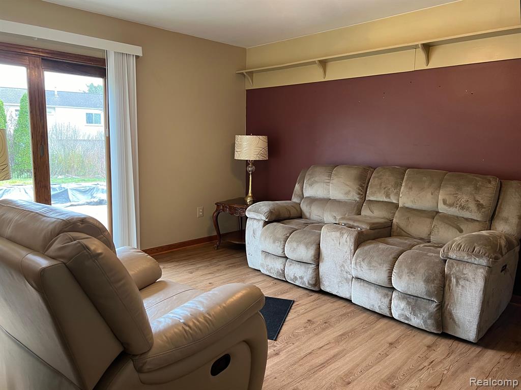 1198 KNIGHTSBRIDGE Road, Canton, MI 48187 — Photo 9