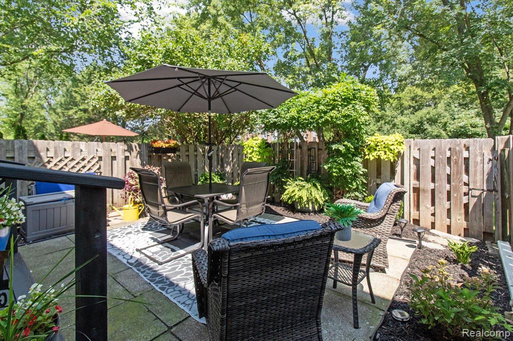 19685 IRONWOOD Court, Northville, MI 48167 — Photo 25