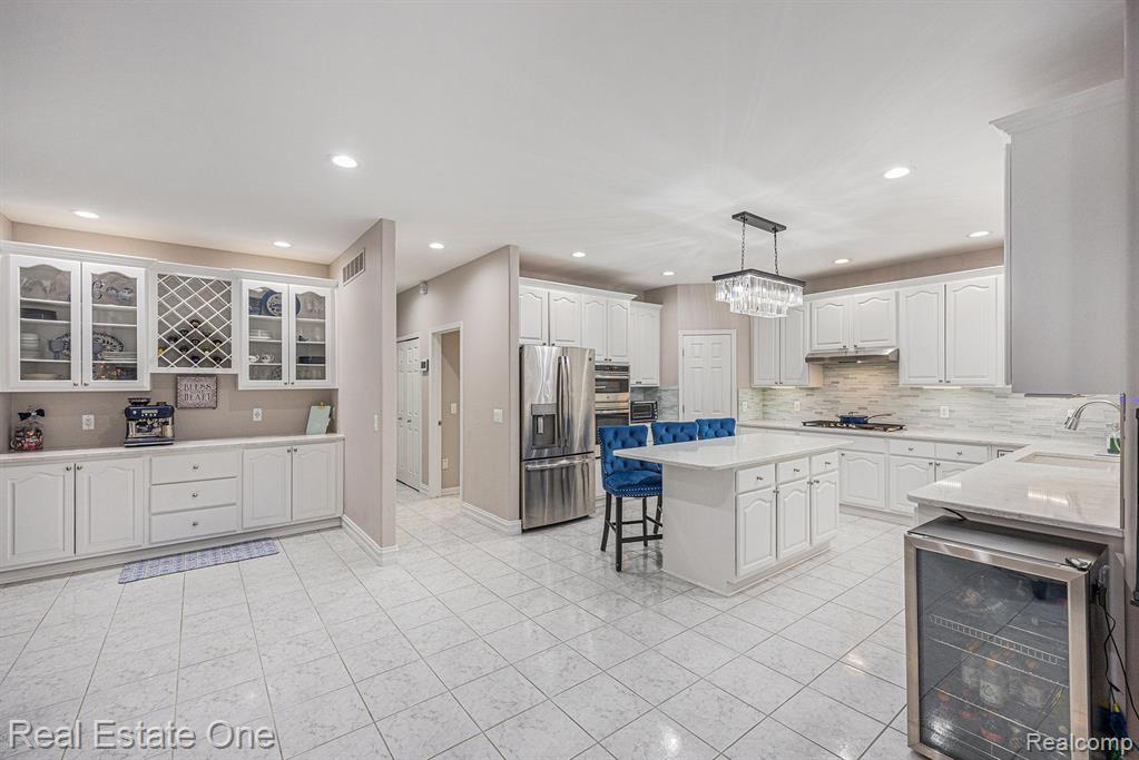 562 SPRINGVIEW Drive, Rochester, MI 48307 — Photo 14