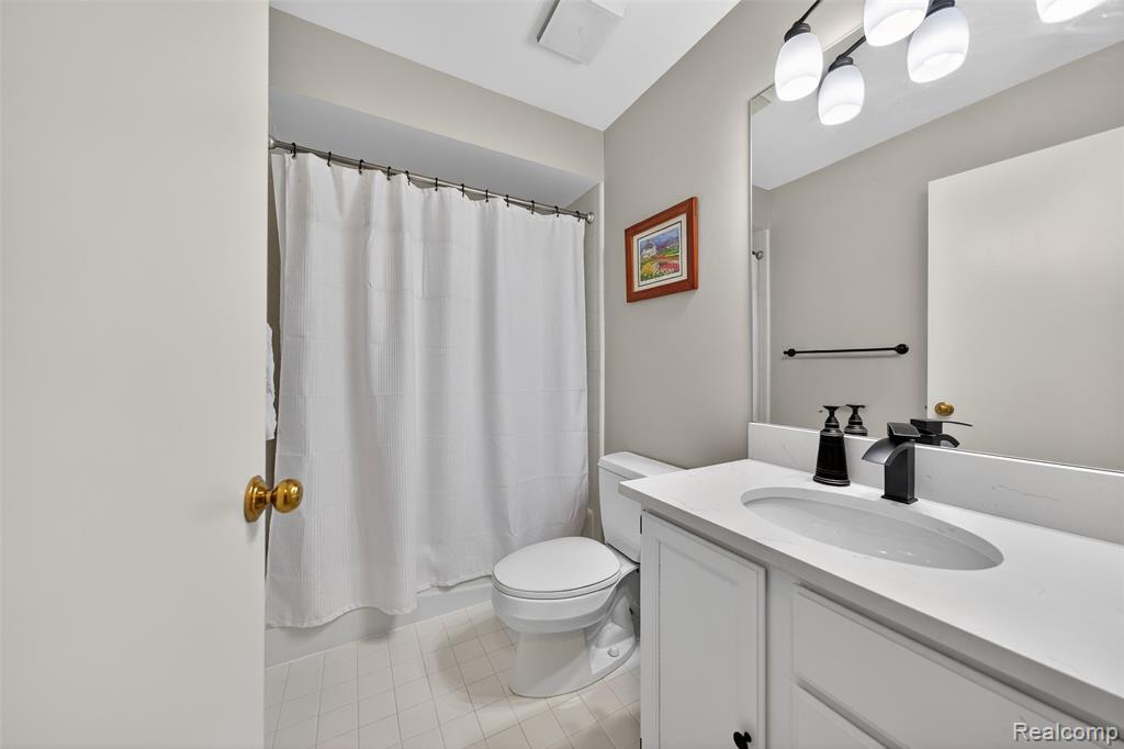 741 Briar Hill Lane, 111, Bloomfield Hills, MI 48304 — Photo 30