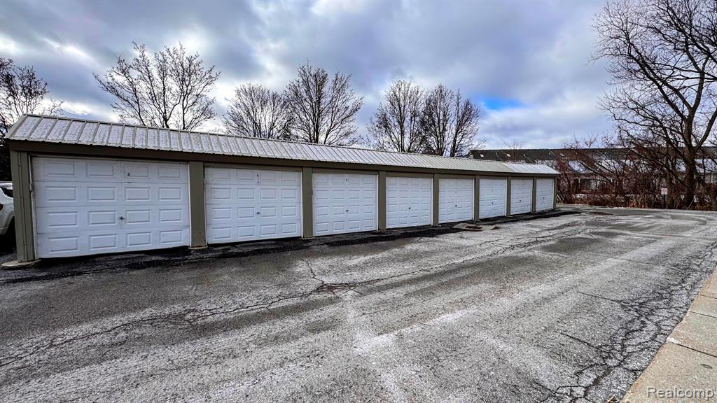35149 Woodbury Drive, New Baltimore, MI 48047 — Photo 46