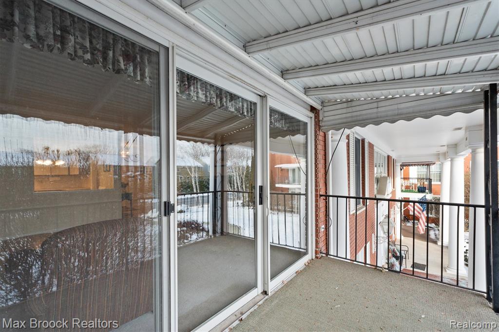 19710 W 13 Mile Road, 210, Beverly Hills, MI 48025 — Photo 13