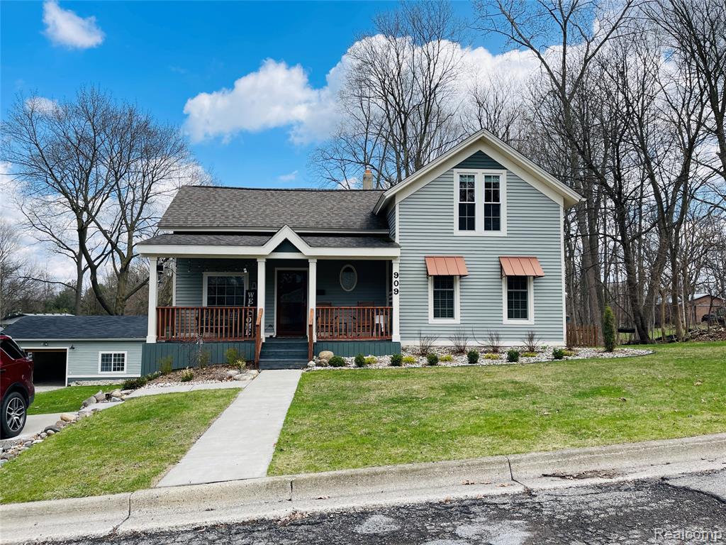909 Williams Street, Fenton, MI 48430 — front exterior