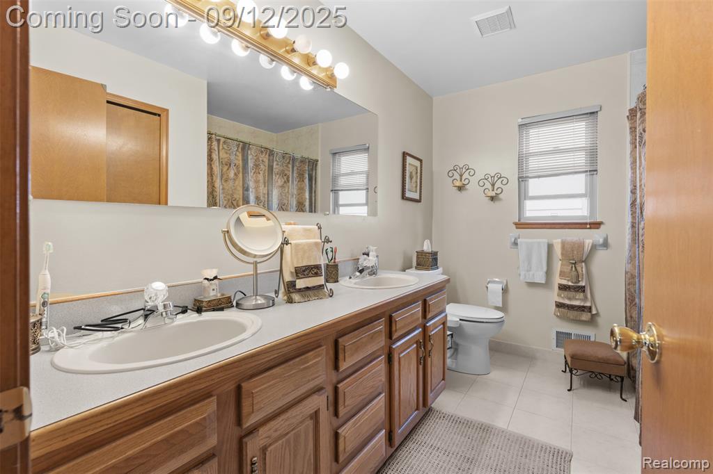 6422 Jonathon Street, Dearborn, MI 48126 — Photo 18