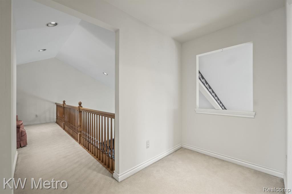 3953 Lake Forest Drive, Sterling Heights, MI 48314 — Photo 16