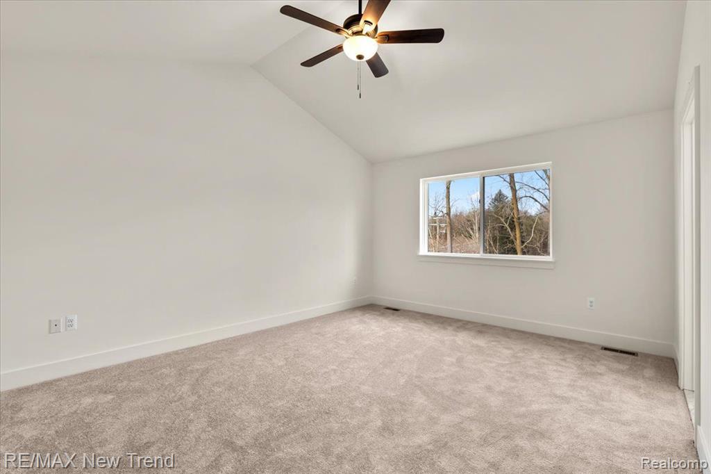 6515 CAMBRIDGE Circle, Clarkston, MI — Photo 21