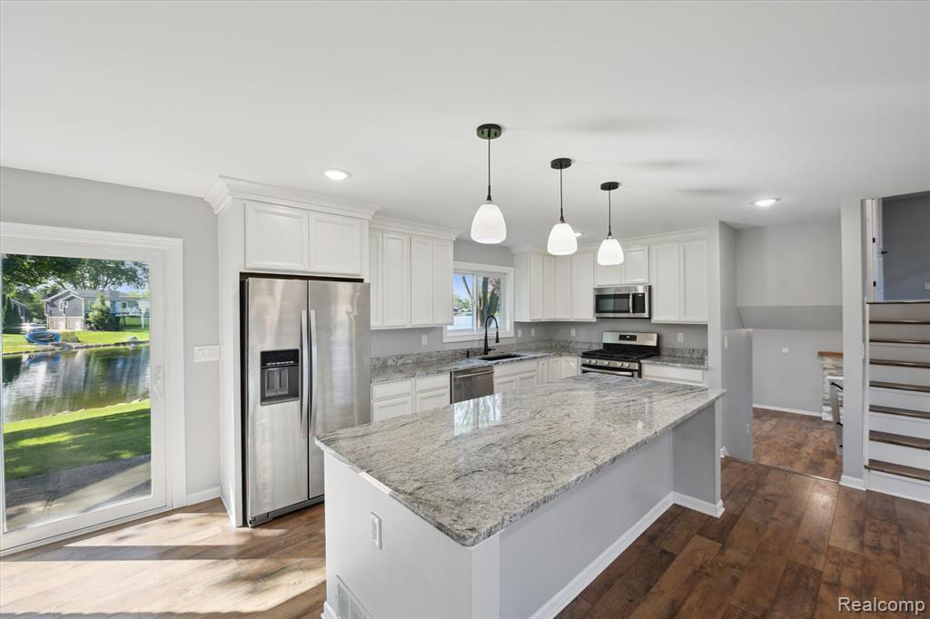 5100 Surfwood Drive, Commerce Twp, MI 48382 — Photo 13