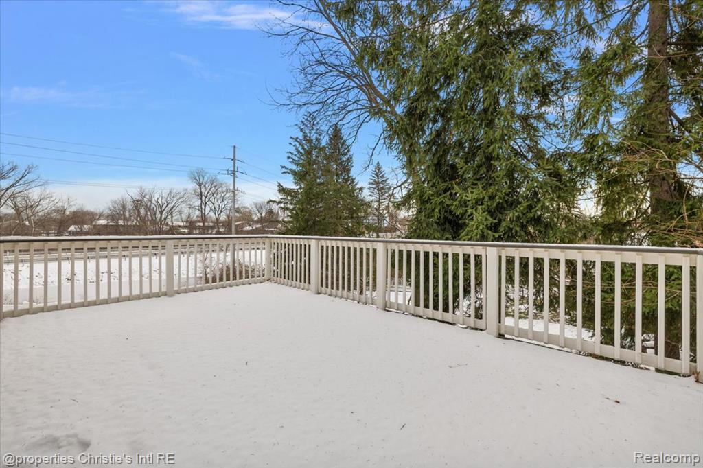 8740 Oak Ridge Trail, Westland, MI — Photo 42