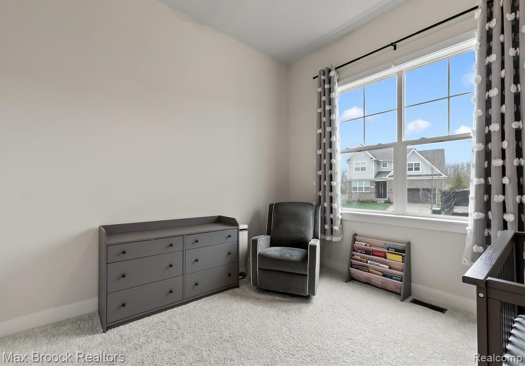 5526 Helmsdale Boulevard, West Bloomfield, MI — Photo 29