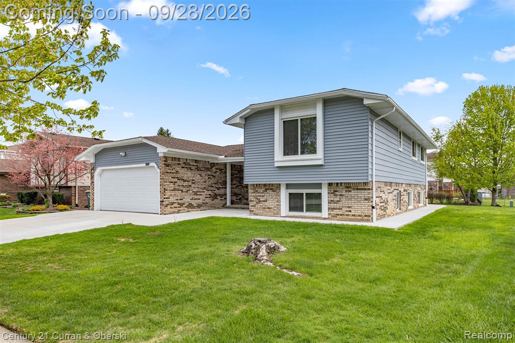 45561 Edgewood Court, Canton, MI 48187