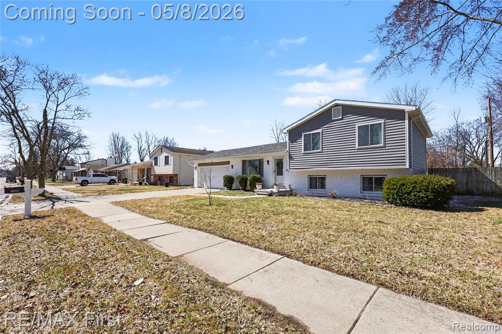 690 Montana Street, Marysville, MI 48040 — Photo 3