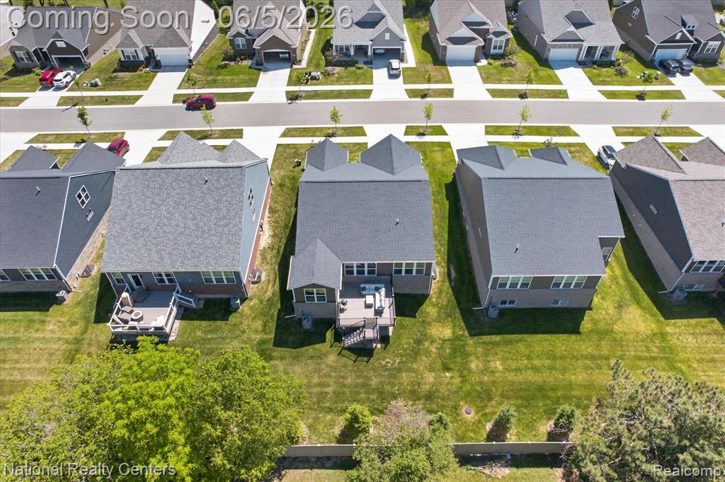 38681 Chasewood Court, Farmington, MI 48335 — Photo 45