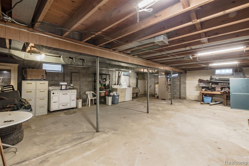 5368 LAPEER Road, Burton, MI 48509 — Photo 30
