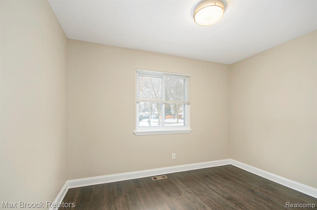 720 Hamlet Court, Auburn Hills, MI 48326 — Photo 12