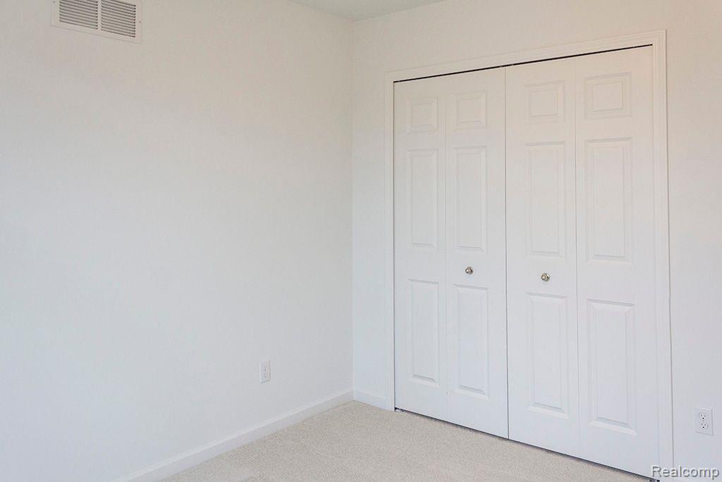 58187 KINCAID Street, New Haven, MI, 48048