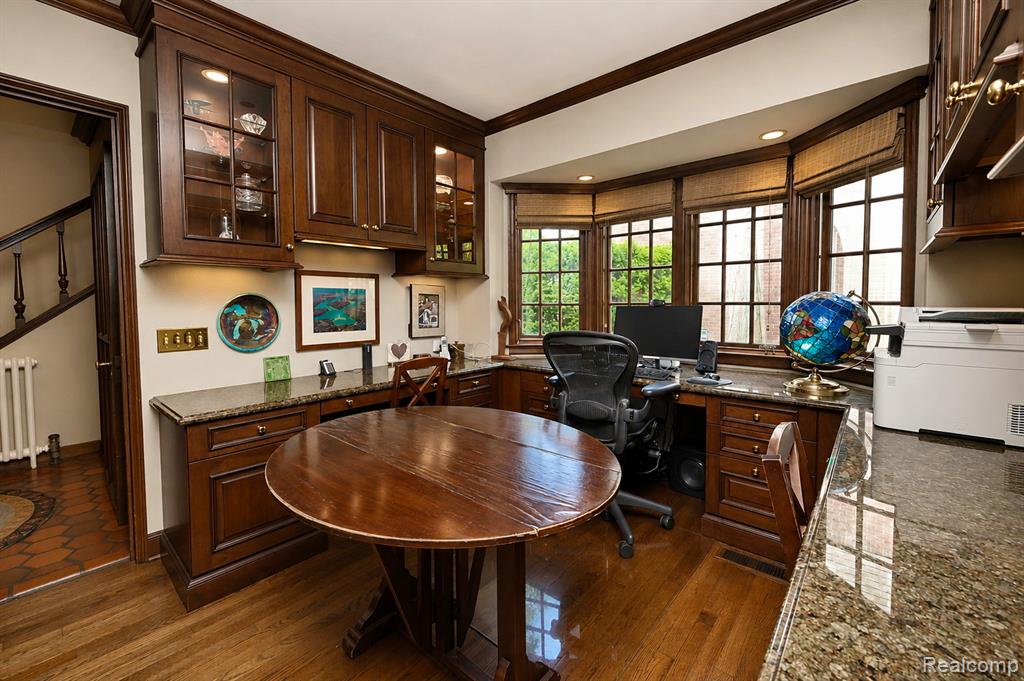 680 Wimbleton Drive, Birmingham, MI 48009 — Photo 17