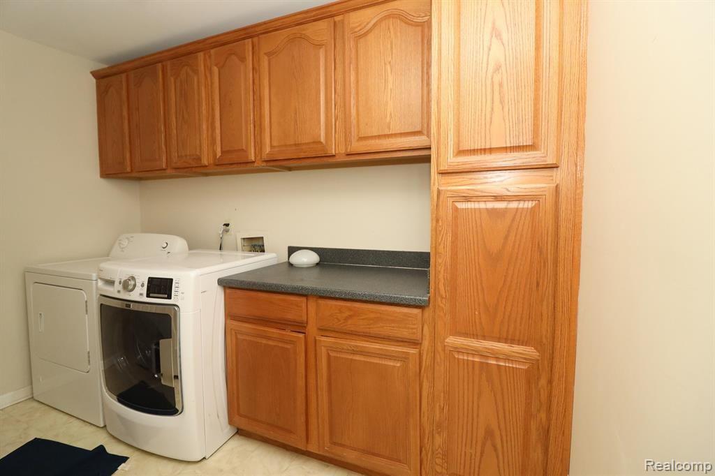 5302 ROYAL VALE Lane, Dearborn, MI 48126 — Photo 26