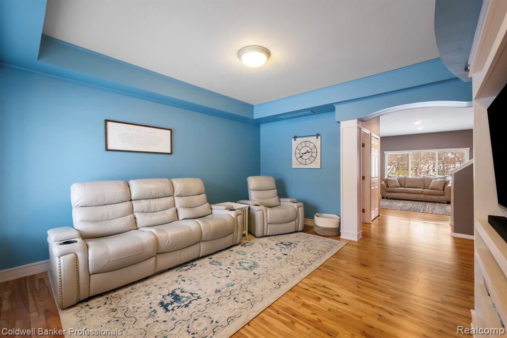 8525 Barrington Drive, Ypsilanti, MI 48198 — Photo 12