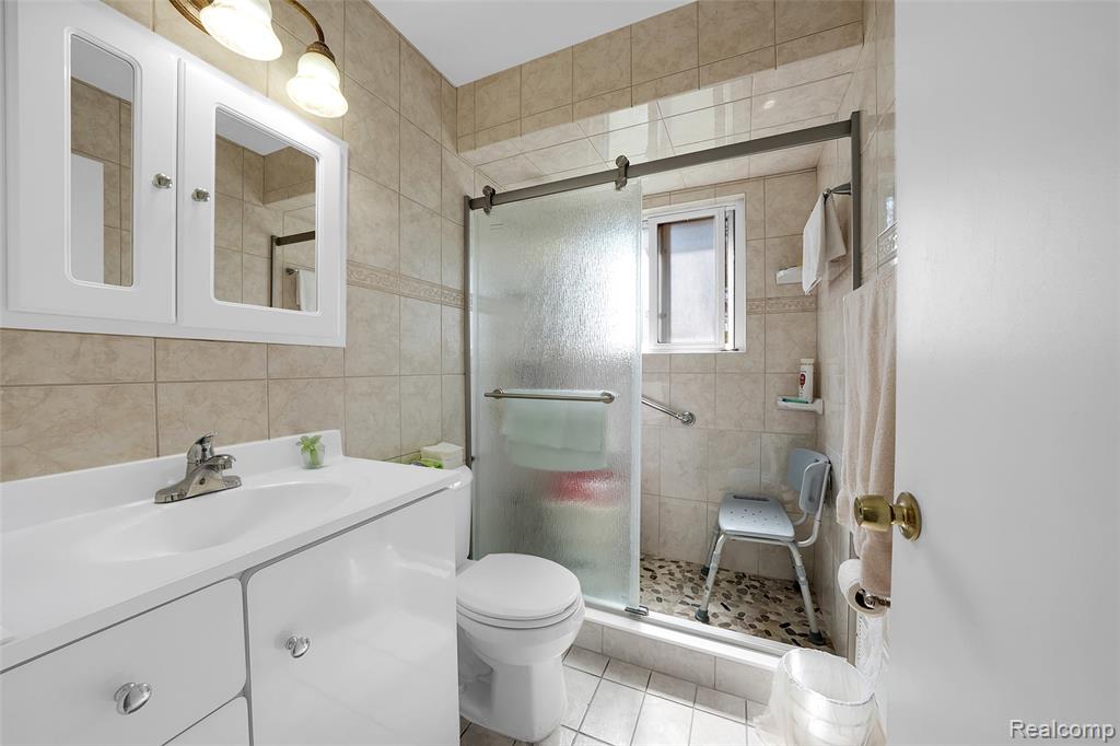13341 Albany Street, Oak Park, MI 48237 — Photo 11
