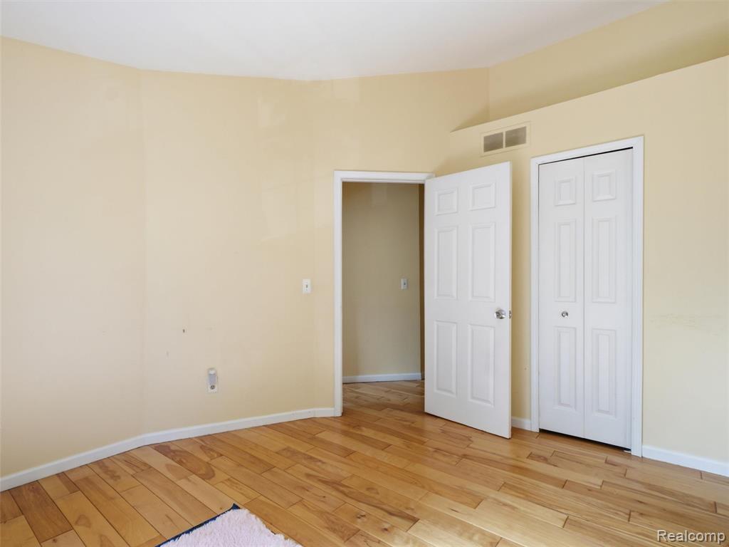 7342 Meadowridge Drive, West Bloomfield, MI — Photo 16