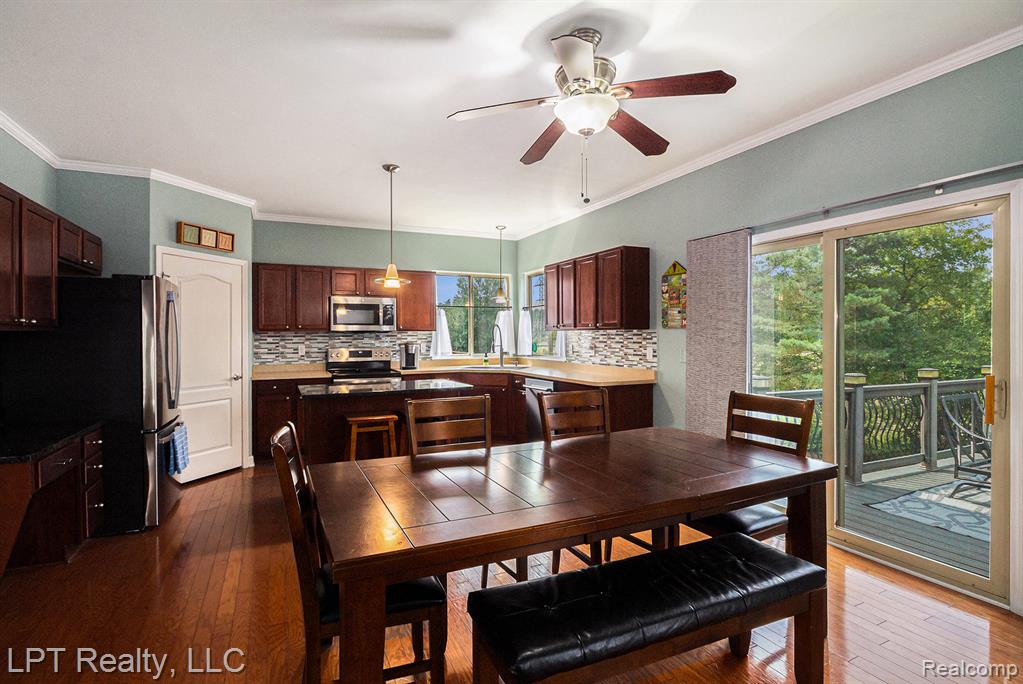 3172 Waldon Ridge Drive, Orion, MI — Photo 10