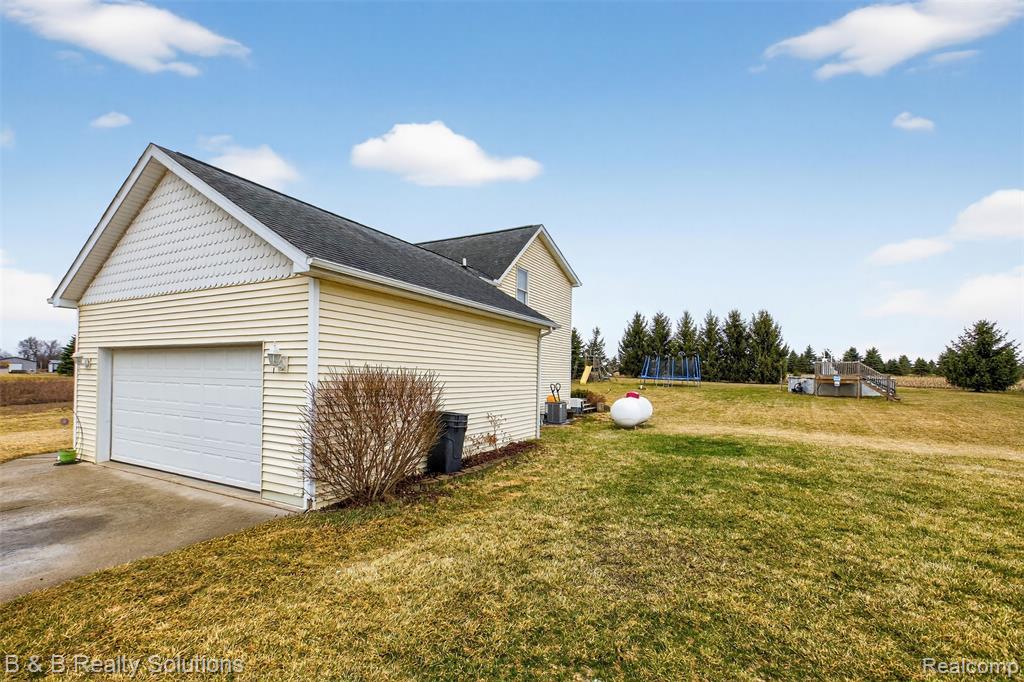 3919 Castle Road, North Branch, MI 48461 — Photo 3