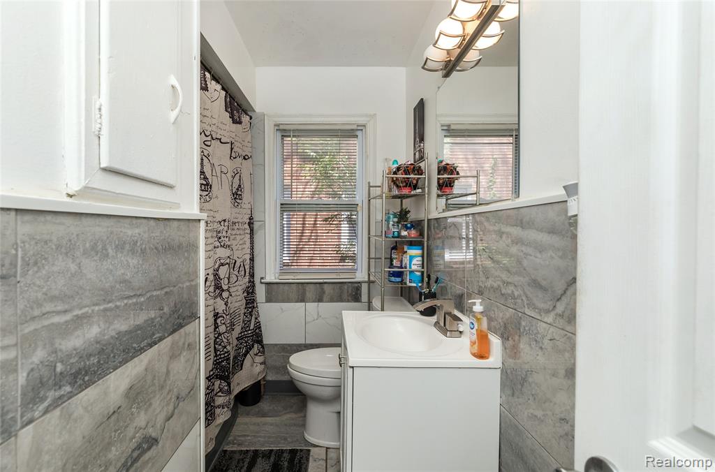 20308 Gilchrist Street, Detroit, MI 48235 — Photo 15