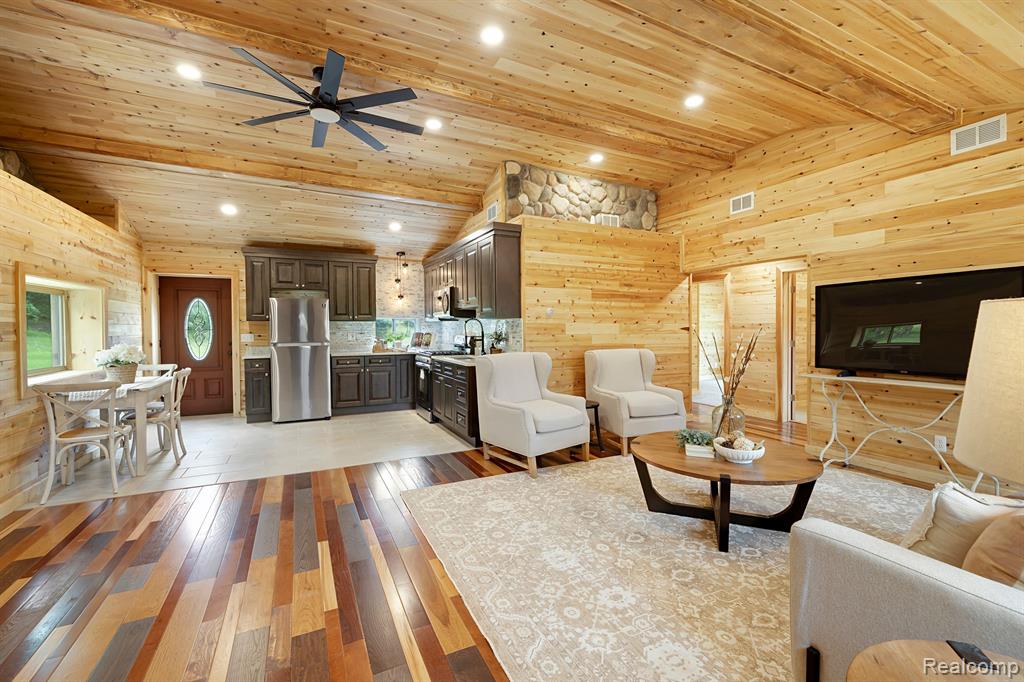 8760 HYNE Road, Brighton, MI 48114 — Photo 5