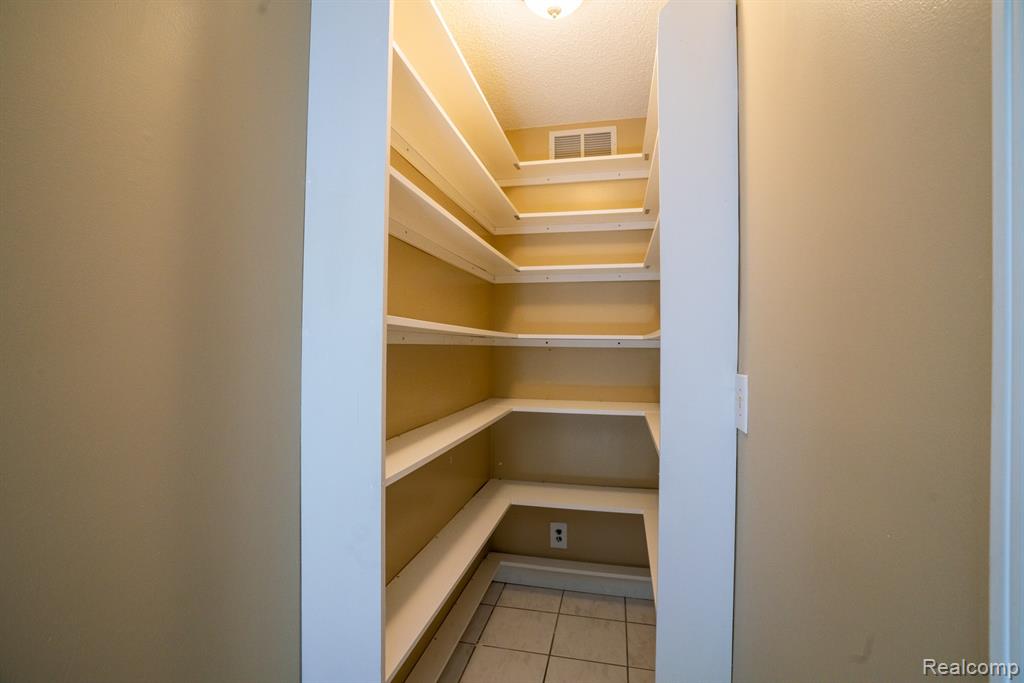 4205 Harding Street, Dearborn Heights, MI 48125 — Photo 25