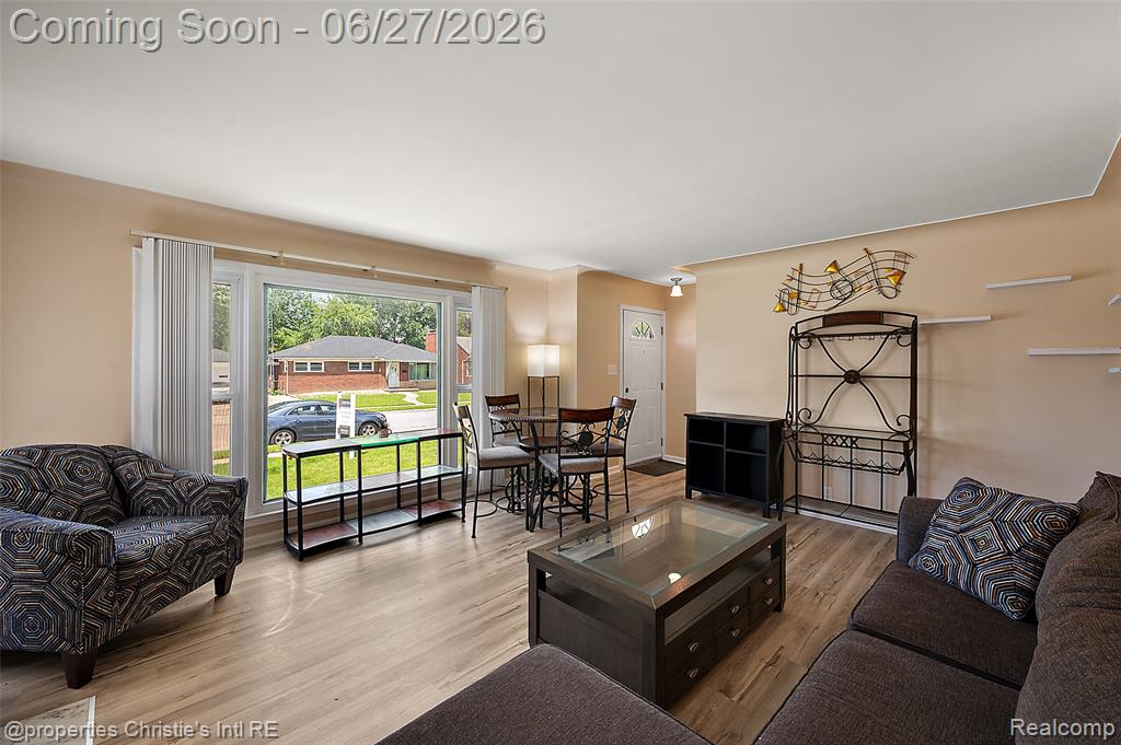 15654 Juliana Avenue, Eastpointe, MI 48021 — Photo 9