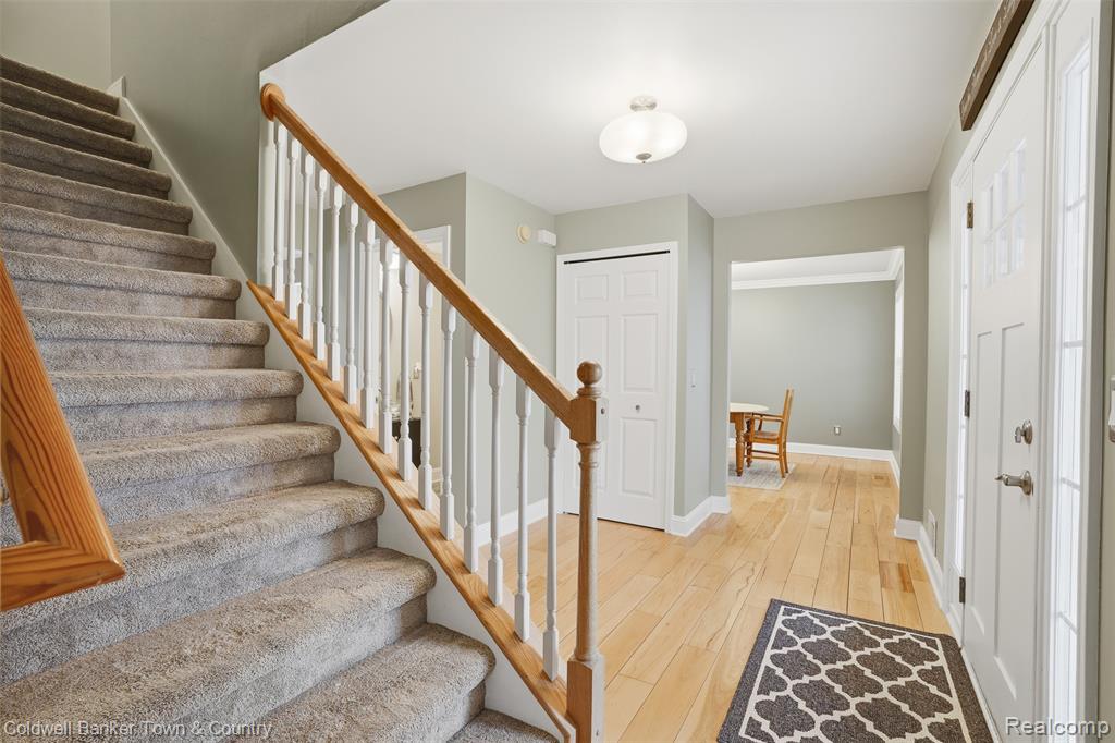 7431 Oceola Farms Court, Howell, MI 48855 — Photo 9