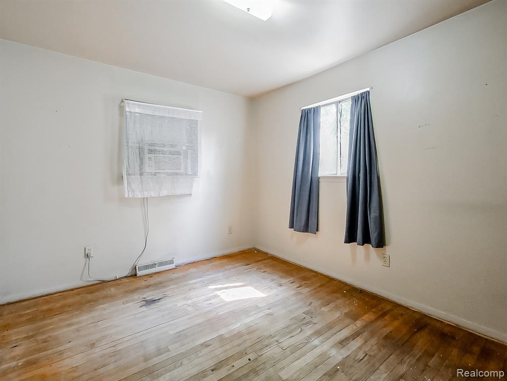 6558 Berwyn Street, Dearborn Heights, MI 48127 — Photo 13