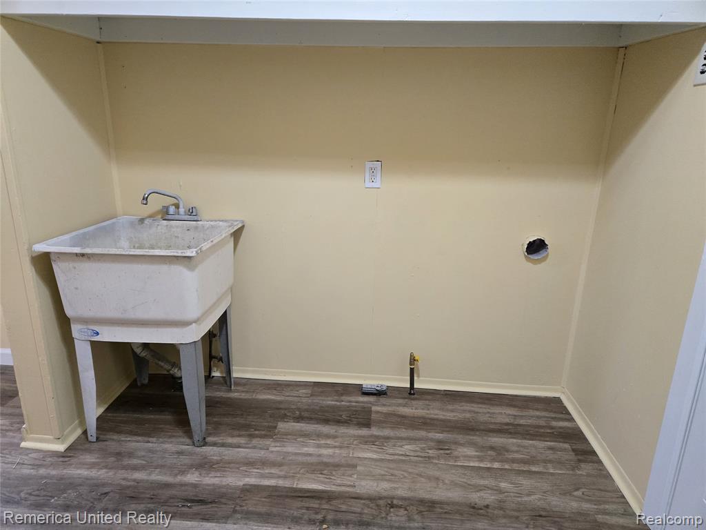 24677 PURITAN, Redford, MI 48239 — Photo 9