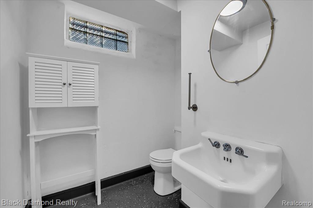 5500 Harvard Road, Detroit, MI 48224 — Photo 47
