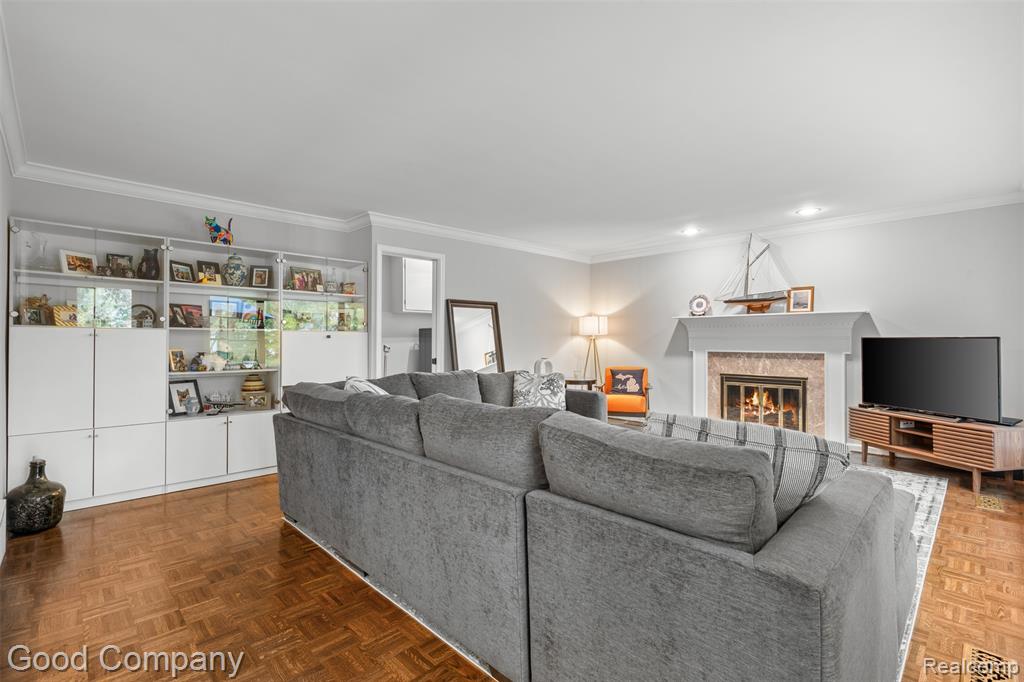 840 S Oxford Road, Grosse Pointe Woods, MI 48236 — Photo 21