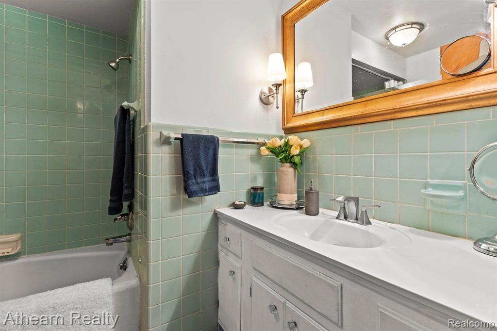 5200 N LUCE Road, Alma, MI 48801 — Photo 29
