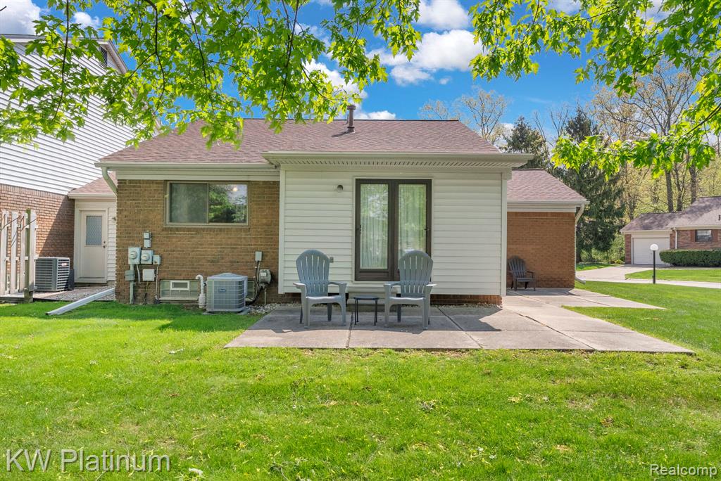 38215 Maple Forest Boulevard E, Harrison Township, MI — Photo 35