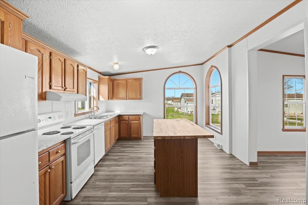 3502 Midsummer Lane, Northville, MI 48167 — Photo 2