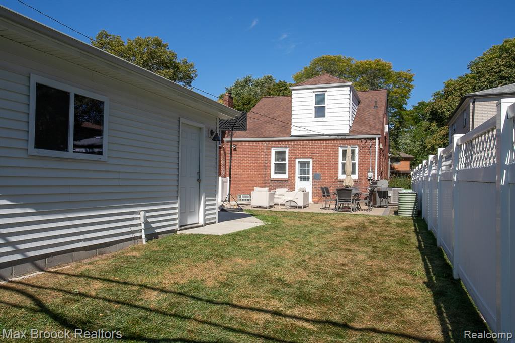 13353 Sherwood Drive, Huntington Woods, MI — Photo 56