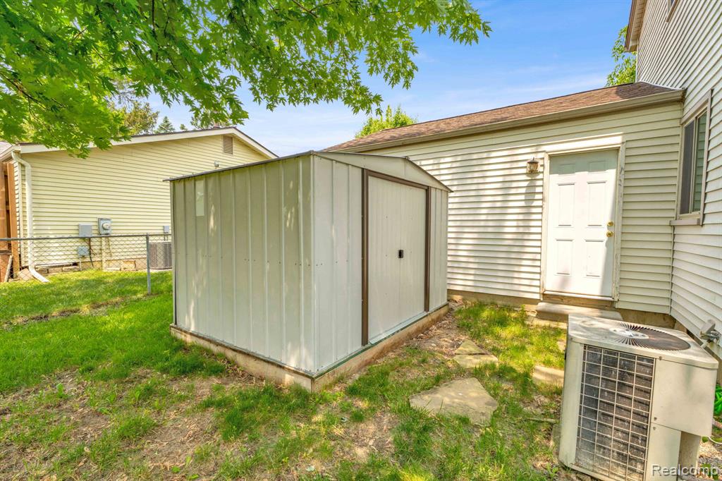 43819 Fredericksburg Street, Canton, MI 48188 — Photo 43