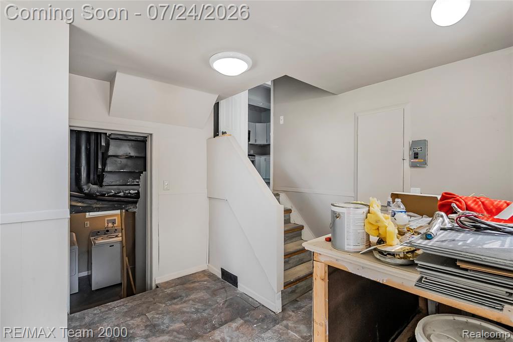 19615 Eastwood Drive, Harper Woods, MI 48225 — Photo 32