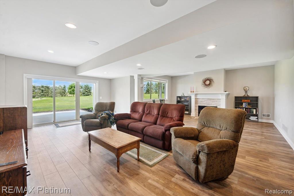 8280 Stoney Creek Drive, South Lyon, MI 48178 — Photo 37