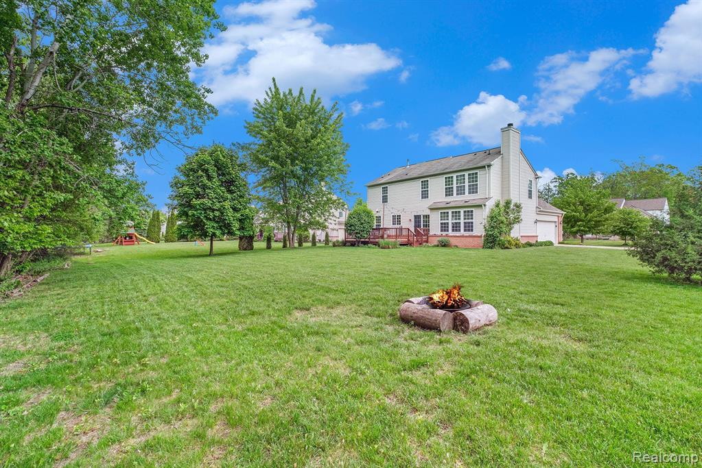 9164 Parkside Drive, Grand Blanc, MI 48439 — Photo 24