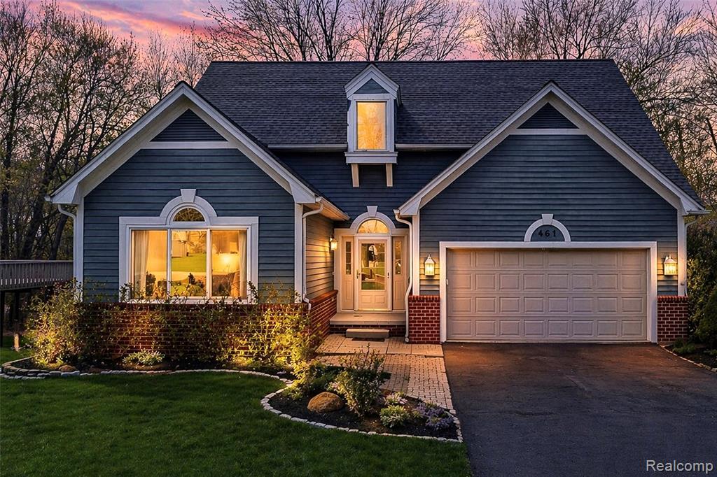 461 Alexander Drive, Commerce Twp, MI 48390 — Photo 2