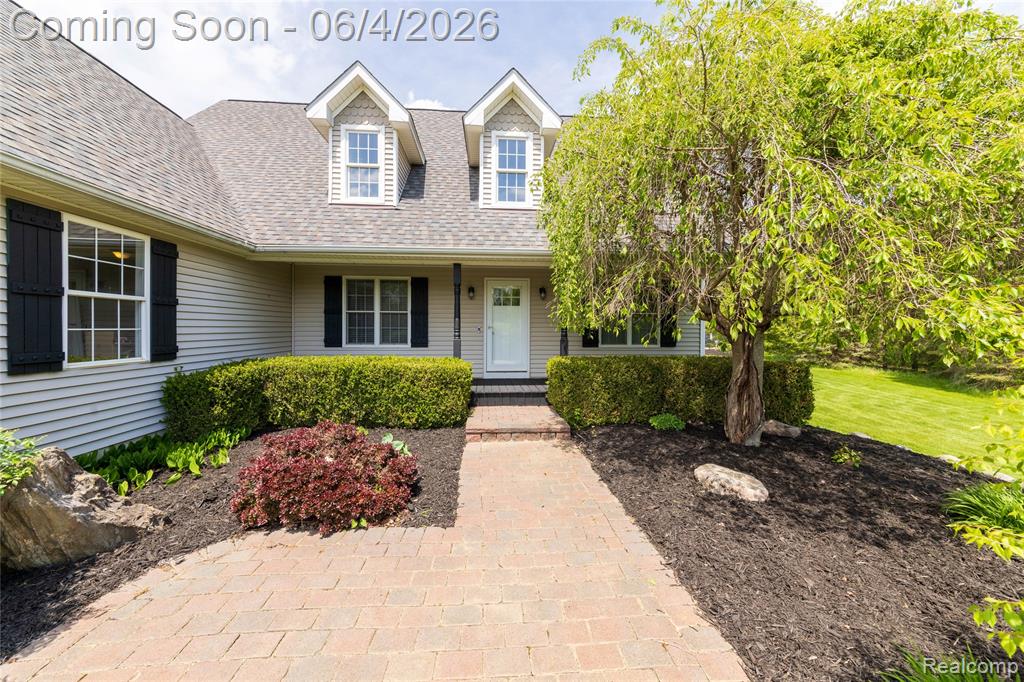 12621 Golden Oaks Drive, Milford, MI 48380 — Photo 25
